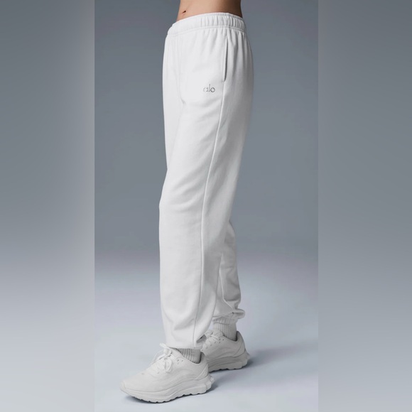 Alo Accolade Sweatpant - Picture 3 of 4